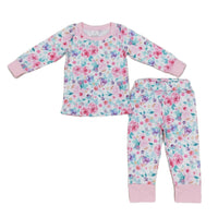 Pijama con print de flores rosa