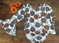 Black & White Pumpkins Bell Sleeved Leos (6T)