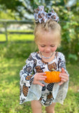 Black & White Pumpkins Bell Sleeved Leos (6T)